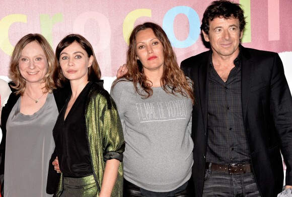 Cécile Telerman (réalisatrice), Emmanuelle Béart, Karole Rocher (enceinte) et Patrick Bruel à l'avant-première du film "Les Yeux Jaunes Des Crocodiles" au cinéma Gaumont Marignan à Paris, le 31 mars 2014.