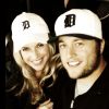 Matthew Stafford, quarterback des Detroit Lions en NFL, et Kelly Hall. Le couple s'est fiancé en mars 2014.