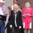  Olivia Newton-John lors d'une c&eacute;r&eacute;monie en son honneur au Flamingo Hotel &agrave; Las Vegas. Le 2 avril 2014. 