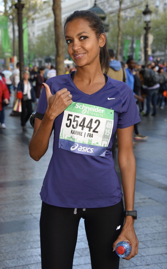 Karine Le Marchand au départ du Marathon de Paris le 6 avril 2014, près des Champs-Elysées (Paris).