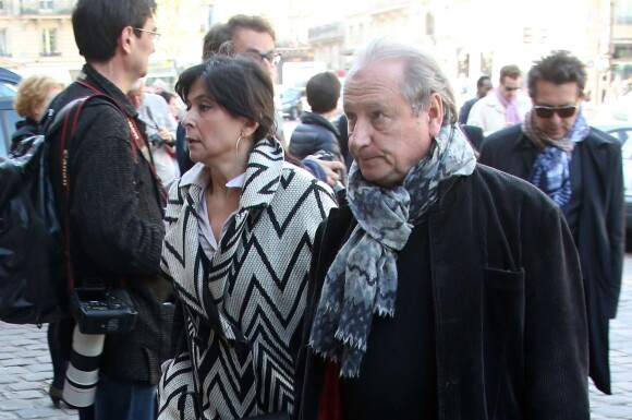 Patrick Braoudé et sa femme Guila - Obsèques de Régine Deforges en l'église Saint-Germain-des-Prés à Paris. Le 10 avril 2014.