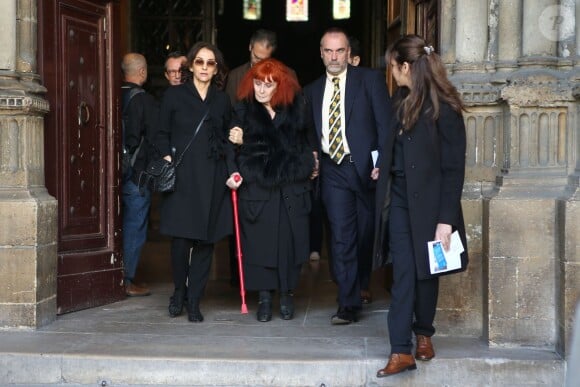 Sonia Rykiel et sa fille Nathalie - Sortie des obsèques de Régine Deforges en l'église de Saint-Germain-des-Prés à Paris. Le 10 avril 2014.