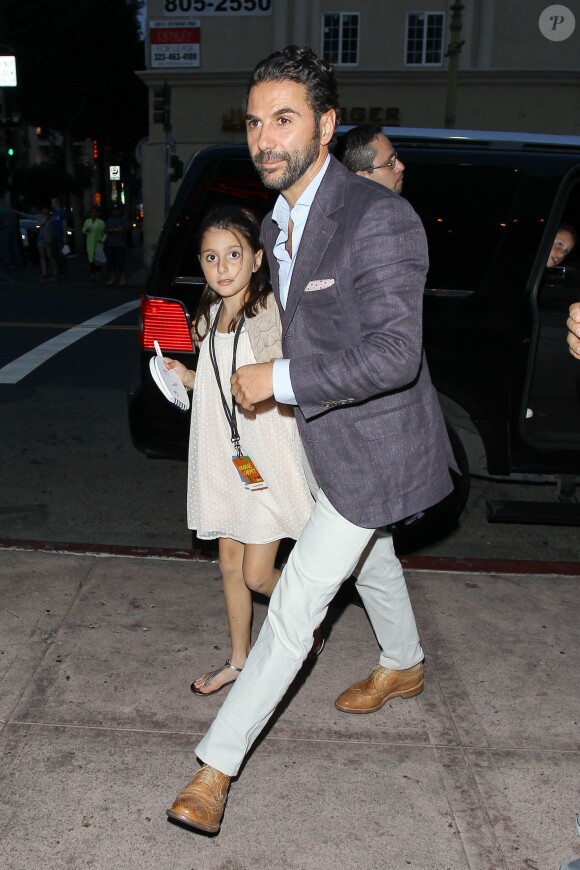 Eva Longoria, son amoureux Jose Antonio Baston et sa fille Mariana, au restaurant Beso, à Los Angeles, le 29 mars 2014.