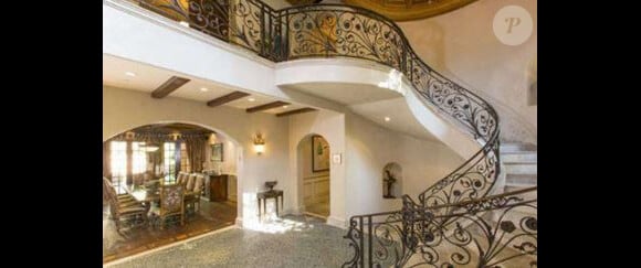 Sofia Vergara s'est offert cette sublime maison de Beverly Hills pour la somme de 10,6 millions de dollars.
