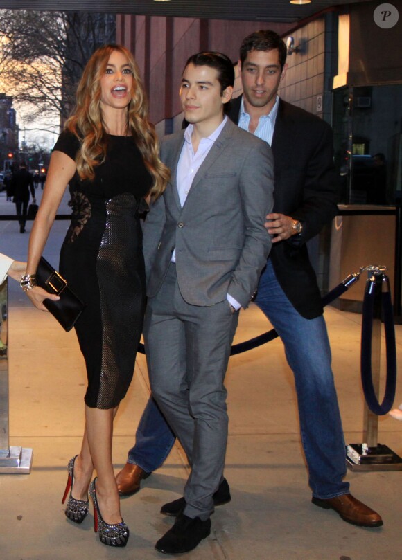 Nick Loeb, Manolo Vergara, Sofia Vergara arrivant à la première du film "Fading Gigolo" à New York, le 11 avril 2014.