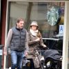 Exclusif - La princesse Madeleine de Suède, son mari Chris O'Neill et leur fille Leonore ainsi que leur chien Zorro se promènent dans les rue de New York le 29 mars 2014.