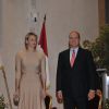 Le prince Albert et la princesse Charlene de Monaco lors de l'inauguration du nouveau siège du Conseil national en septembre 2012