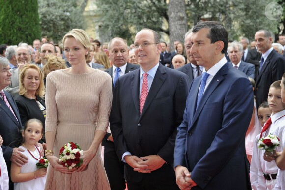 Le prince Albert et la princesse Charlene de Monaco lors de l'inauguration du nouveau siège du Conseil national en septembre 2012