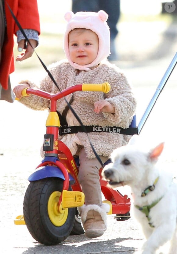 Exclusif - Vivian Lake (16 mois), de sortie avec ses parents Tom Brady et Gisele Bündchen à Boston. Le 20 avril 2014.