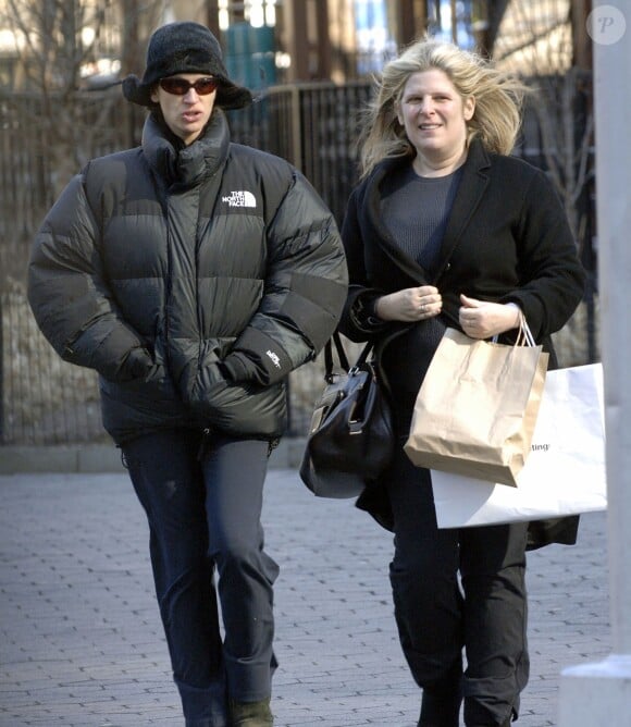 Exclusive - Julia Roberts et sa demi-soeur Nancy Motes à New York le 24 février 2006