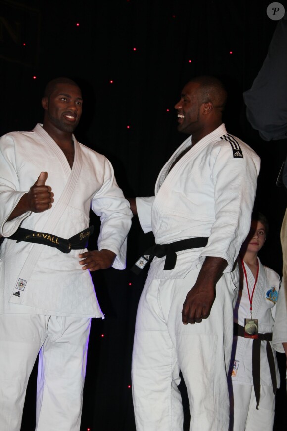 Teddy Riner inaugure sa statue de cire au musée Grévin à Paris le 11 Fevrier 2013.