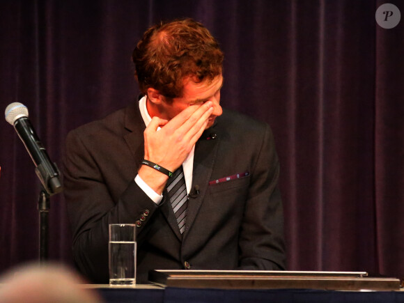 Andy Murray, en larmes, est nommé citoyen d'honneur de la ville de Stirling (Ecosse) le 23 avril 2014. 