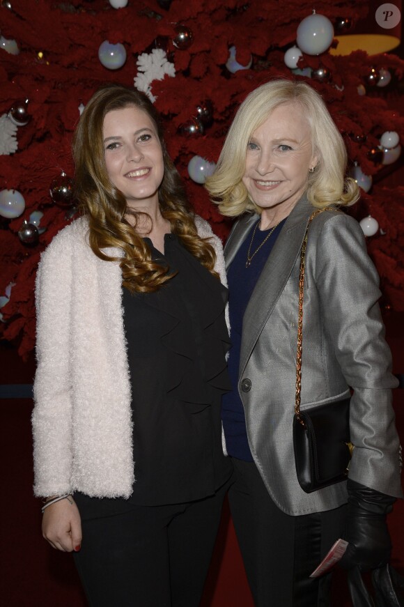 Michèle Torr et sa petite fille Charlotte au concert de Céline Dion au POPB de Paris, le 5 décembre 2013