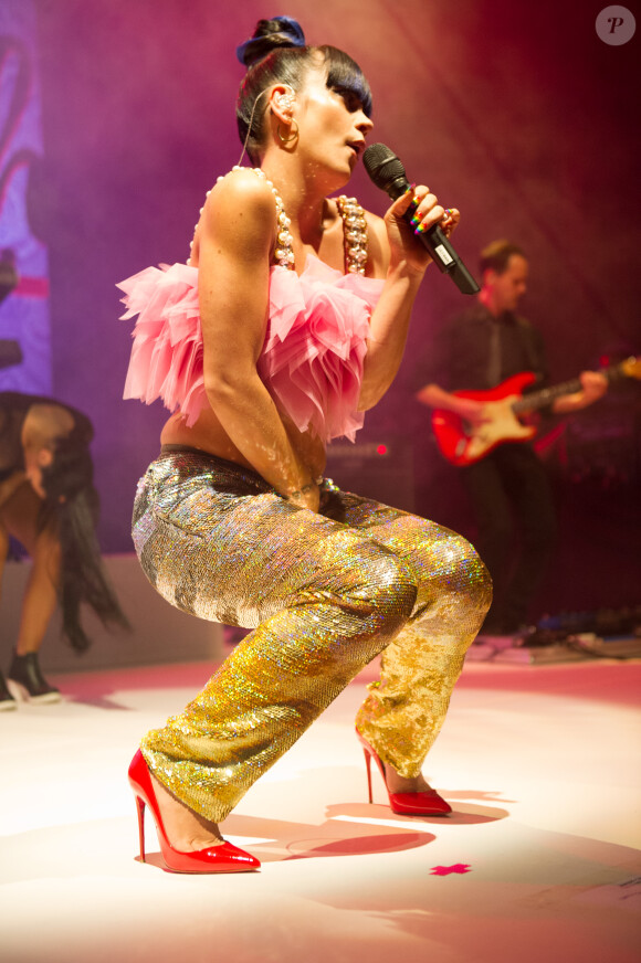 Lily Allen en concert au Shepherd's Bush Empire de Londres, le 28 avril 2014.