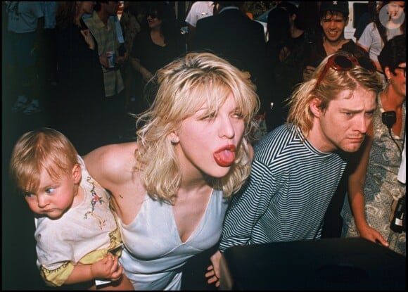 Kurt Cobain avec sa femme Courtney Love et leur fille Frances à Los Angeles, le 22 septembre 1993.
