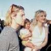 Kurt Cobain avec sa femme Courtney Love et leur fille Frances à Los Angeles, le 22 septembre 1993.