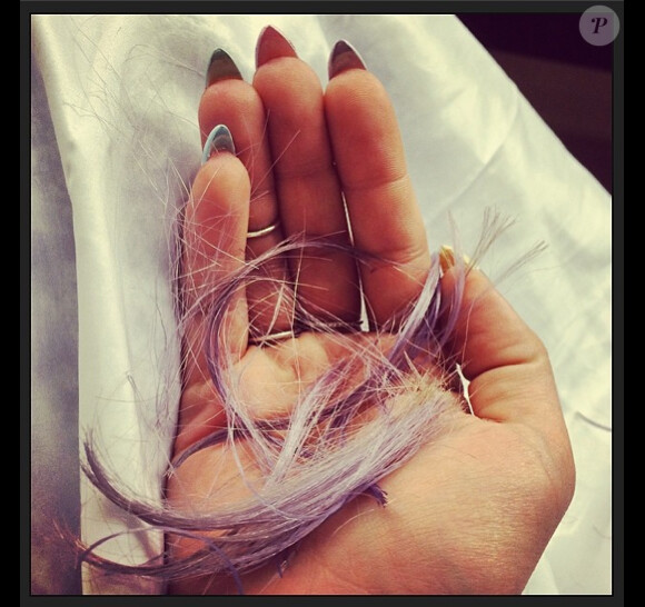 Kelly Osbourne s'est rasée la tête, le 2 mai 2014.