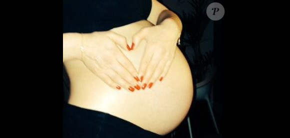Rachel Stevens expose son baby bump, le 24 mars 2014.