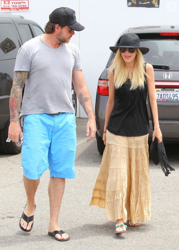 Tori Spelling et Dean McDermott dans les rues de Los Angeles, le 3 mai 2014.