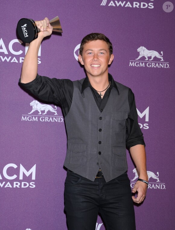 Scotty McCreery lors des 47e Annual Academy Of Country Music Awards au MGM Grand Garden Arena de Las Vegas, le 1er avril 2012.