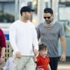 Ricky Martin avec son ex-compagnon Carlos et ses enfants Matteo et Valentino, à Sydney, le 29 mai 2013