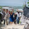Valérie Trierweiler a visité, avec le Dr Ismail Hassouneh et Malika Tabti, un futur centre de traitement des eaux, dans le village de Bois Joute, à Haïti, le 6 mai 2014.
