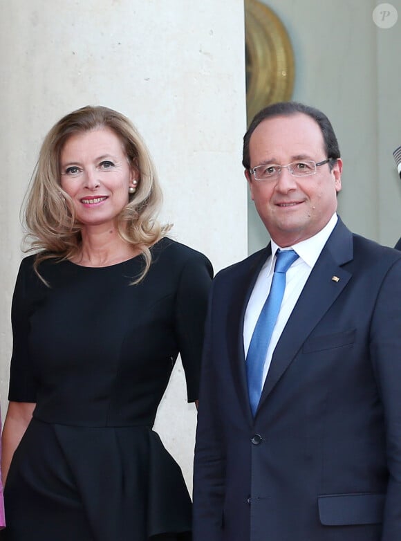 François Hollande et Valérie Trierweiler - Diner en l'honneur de Mr Joachim Gauck, président fédéral d'Allemagne au palais de l'Elysée à Paris, le 3 septembre 2013.