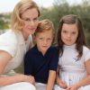 Grace avec ses deux enfants, dont la fictive Stéphanie à droite dans le film Grace de Monaco.
