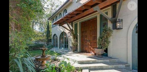 L'acteur Jason Priestley a vendu sa maison de Los Angeles pour la somme de 2 millions de dollars.