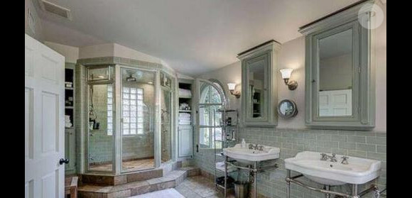 Jason Priestley a vendu sa jolie maison de Los Angeles pour la somme de 2 millions de dollars.