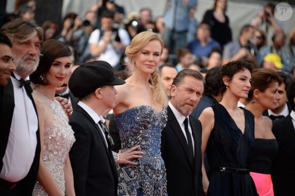 Producer Pierre-Ange Le Pogam, Jeanne Balibar, Tim Roth, Olivier Dahan, Nicole Kidman, Paz Vega lors de la montée des marches du film Grace de Monaco pour l'ouverture du 67e Festival du film de Cannes, le 14 mai 2014.