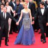Nicole Kidman et l'équipe du film lors de la montée des marches du film "Grace de Monaco" pour l'ouverture du 67e Festival du film de Cannes, le 14 mai 2014.