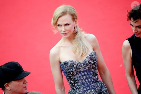 Nicole Kidman et l'équipe du film lors de la montée des marches du film "Grace de Monaco" pour l'ouverture du 67e Festival du film de Cannes, le 14 mai 2014.