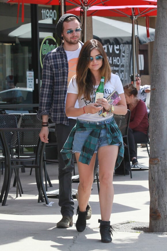 Lucy Hale et Joel Crouse à Los Angeles, le 8 mai 2014.