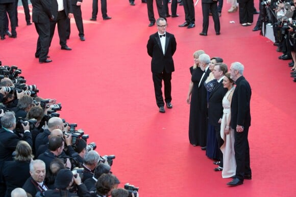 Georgina Lowe, Mike Leigh, Marion Bailey, Timothy Spall, Dorothy Atkinson et Dick Pope - Montée des marches du film "Mr. Turner" lors du 67 ème Festival du film de Cannes le 15 mai 2014