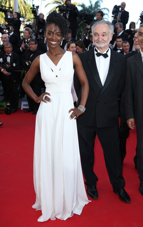Aïssa Maiga et Jacques Attali - Montée des marches du film "Mr. Turner" lors du 67ème Festival du film de Cannes le 15 mai 2014