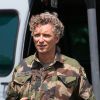 Exclusif - Denis Brogniart participe à un exercice de sauvetage aux côtés de commandos de l'armée de l'air juste apres le défilé du 14 juillet sur la place des Invalides à Paris, en descendant en corde lisse d'un hélicoptère.