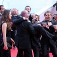  Tarek Boudali, Alice David, G&eacute;rard Jugnot et Philippe Lacheau&nbsp; - Mont&eacute;e des marches du film "Dragon 2" lors du 67e Festival du film de Cannes le 16 mai 2014  