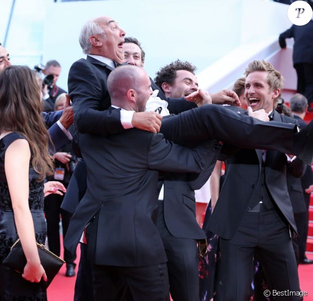 Tarek Boudali, Alice David, Gérard Jugnot et Philippe Lacheau - Montée des marches du film "Dragon 2" lors du 67e Festival du film de Cannes le 16 mai 2014