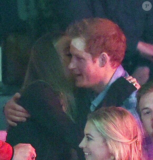 Cressida Bonas et le prince Harry à Wembley lors du WE Day UK le 7 mars 2014, leur première et dernière apparition publique en couple.