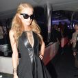  Paris Hilton assiste au showcase de Tyga au VIP Room &agrave; Cannes le 15 mai 2014. 