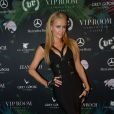  Paris Hilton mixe au VIP Room de Cannes, le jeudi 15 mai 2014. 