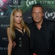  Paris Hilton et son ami Jean-Roch au VIP Room de Cannes, le jeudi 15 mai 2014. 