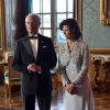 La princesse Victoria de Suède, sublime en robe corail, participait le 16 mai 2014 au palais royal, à Stockholm, au deuxième dîner d'Etat de l'année avec son époux le prince Daniel, le roi Carl XVI Gustaf de Suède, la reine Silvia et le prince Carl Philip.