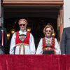 Le prince Haakon, la princesse Mette-Marit, la reine Sonja et le roi Harald V de Norvège réunis au balcon du palais royal, à Oslo, le 17 mai 2014 pour la parade de la Fête nationale, marquant cette année le bicentenaire de la Constitution