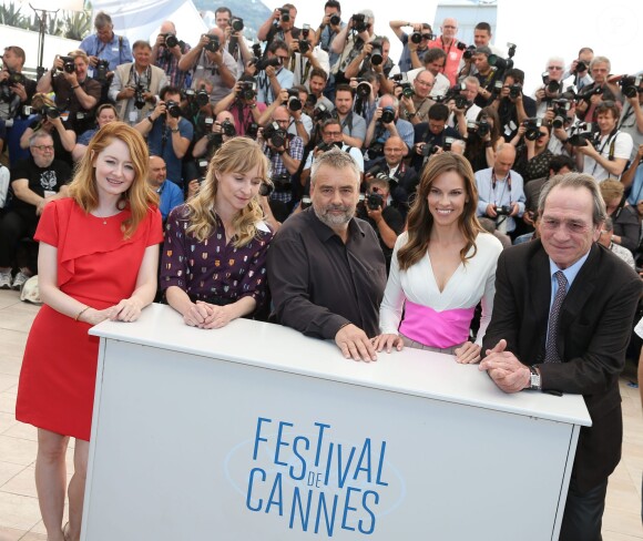 Miranda Otto, Sonja Richter, Luc Besson, Hilary Swank, Tommy Lee Jones - Photocall du film "The Homesman" lors du 67e festival international du film de Cannes, le 18 mai 2014.