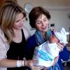 Jenna Bush avec sa fille Jenna et sa petite-fille Mila qui vient de naître.