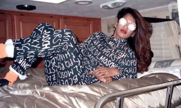 M.I.A dans le clip de Double Bubble Trouble. Mai 2014.
