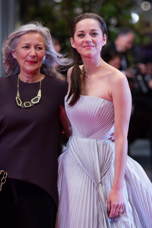 Marion Cotillard et sa mère Niseema Theillaud - Montée des marches du film "L'homme qu'on aimait trop" lors du 67e Festival du film de Cannes le 21 mai 2014.