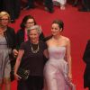 Marion Cotillard et sa mère Niseema Theillaud - Montée des marches du film "L'homme qu'on aimait trop" lors du 67e Festival du film de Cannes le 21 mai 2014.
